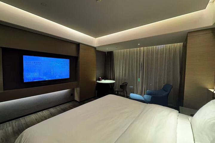Room 15 of 39