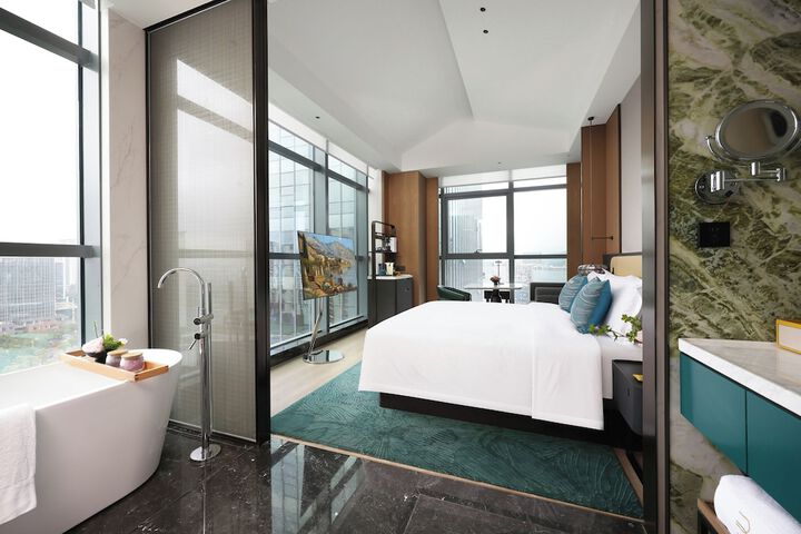 Room 14 of 64