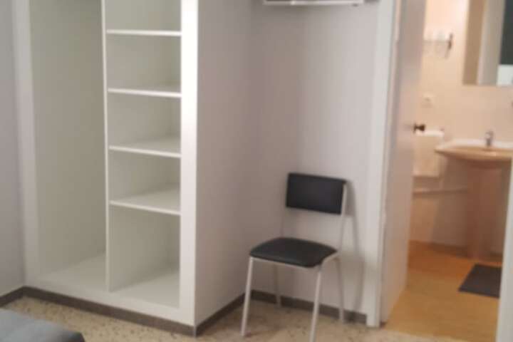 Room 15 of 32