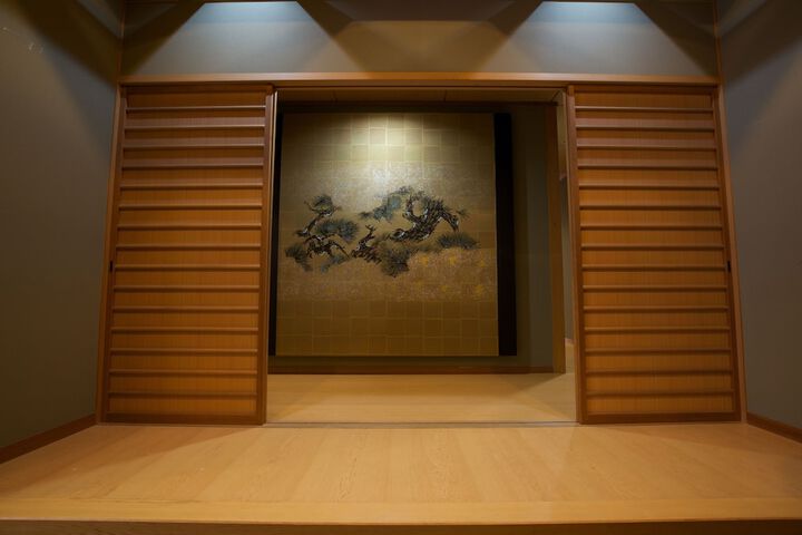 Room 9 of 32