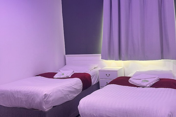 Room 6 of 21