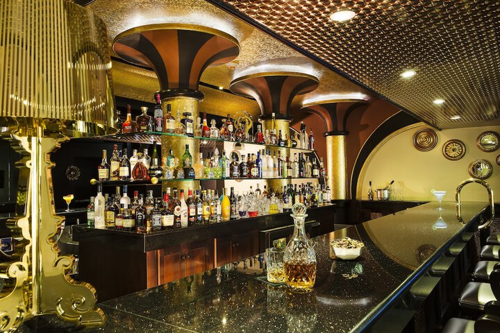 Lounge 67 of 85
