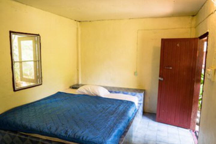 Room 15 of 48