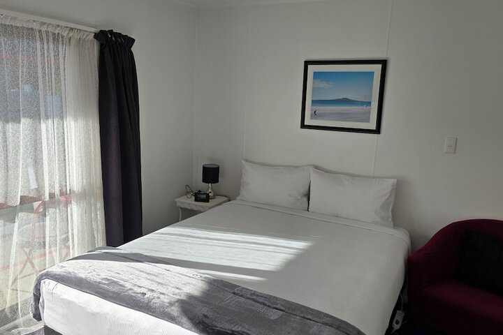 Room 28 of 47