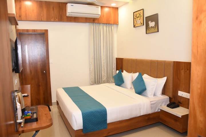 Room 11 of 26