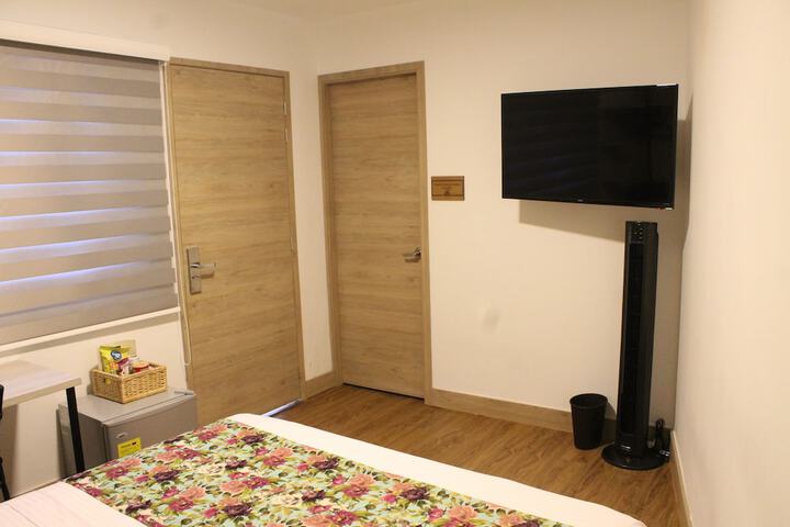 Room 14 of 40