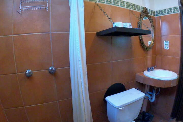 Room 52 of 106