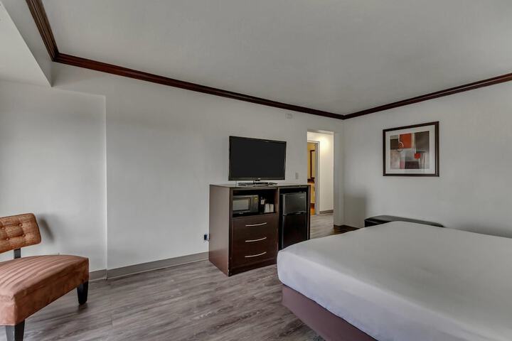 Room 44 of 99