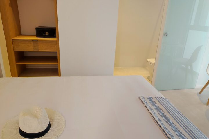 Room 17 of 53