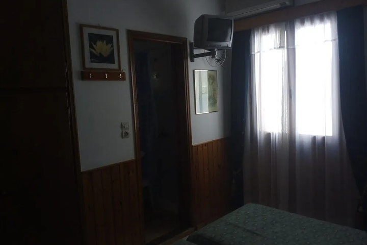 Room 2 of 16