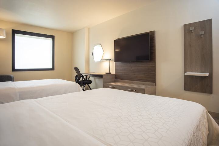 Room 3 of 65