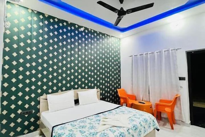 Room 2 of 15