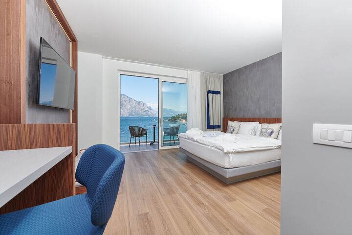 Room 45 of 112