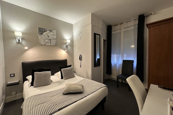 Room 9 of 35