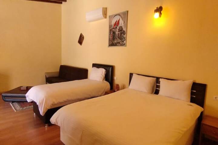 Room 4 of 78