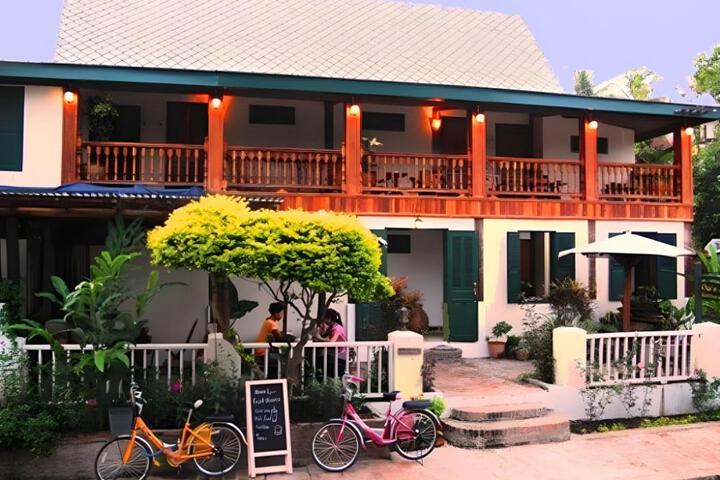 Photo 1
