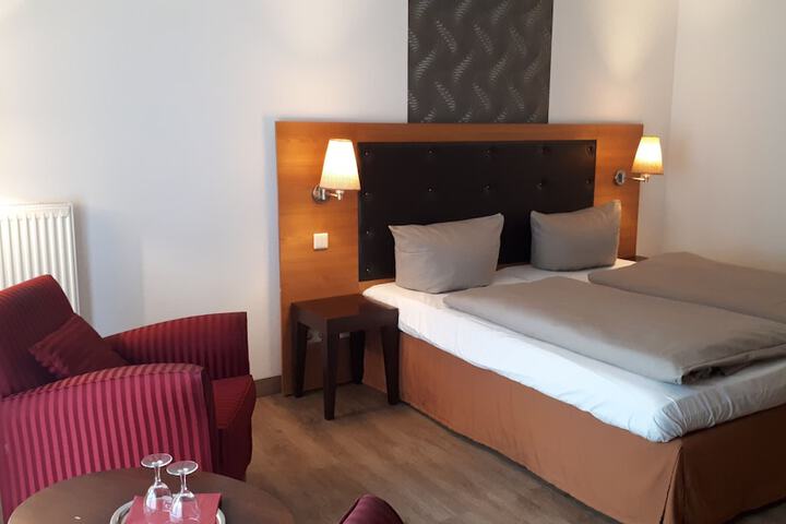 Room 15 of 46