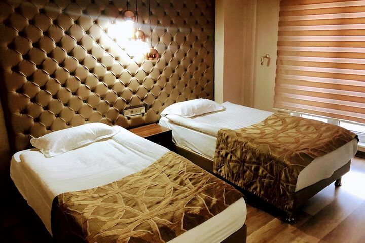 Room 27 of 48