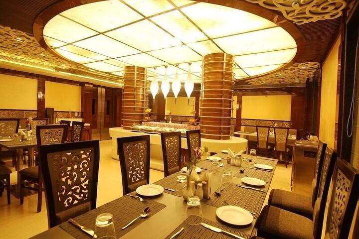 Dining 60 of 63