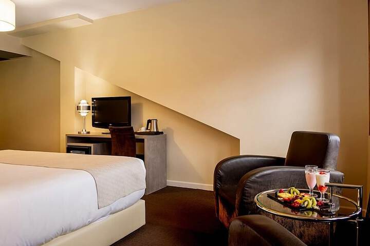 Room 13 of 42