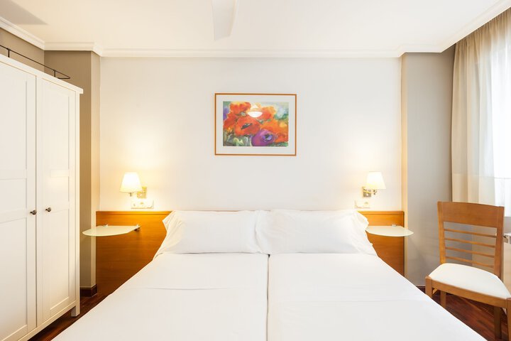 Room 30 of 76
