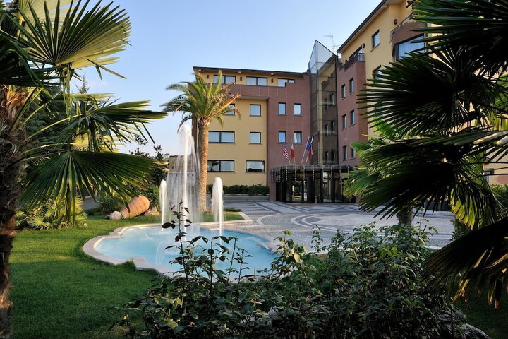 Hotel 53 of 55
