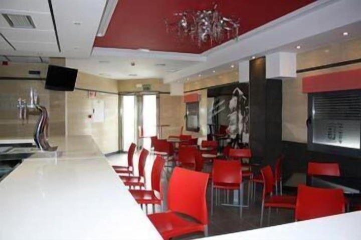 Lounge 57 of 66
