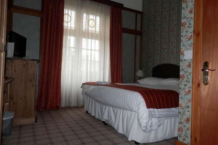 Room 10 of 24