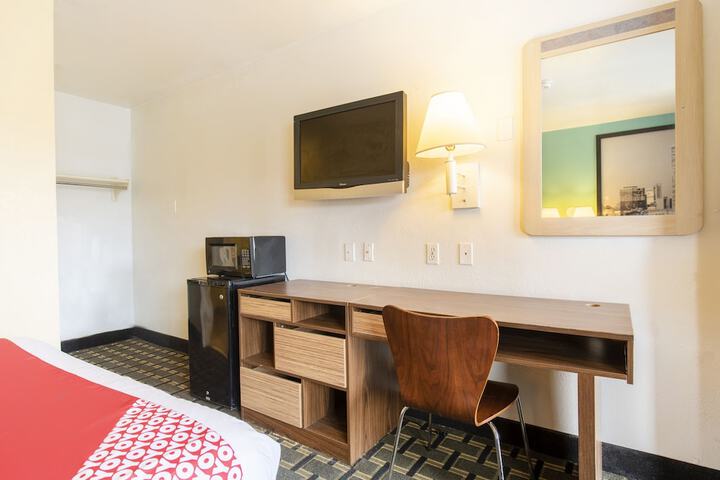 Standard Room, King or Two Doubles (4 of 10)