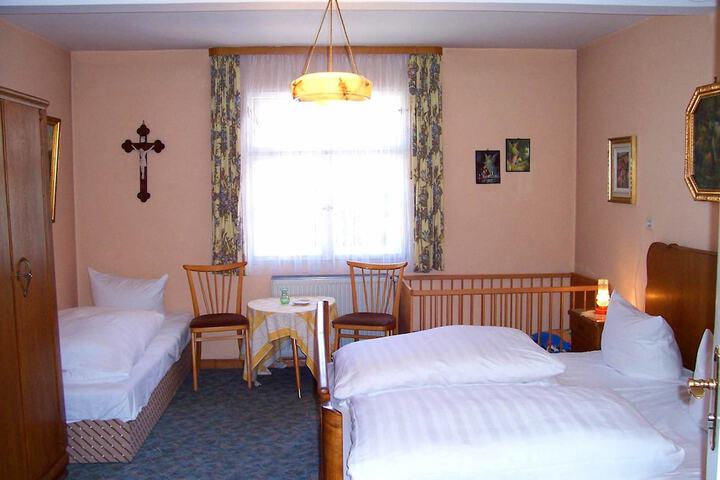 Room 6 of 51