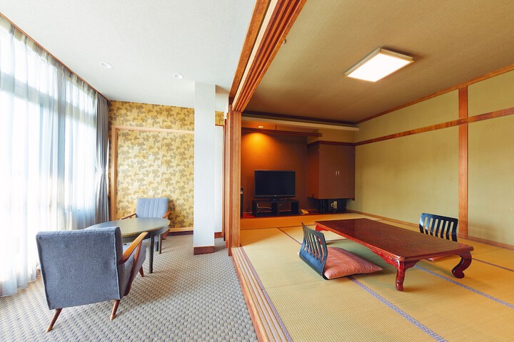 Room 10 of 82