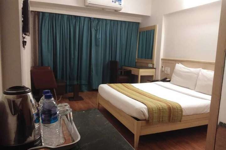 Room 10 of 23