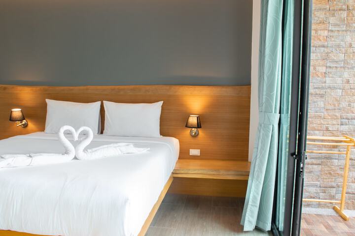 Room 27 of 108