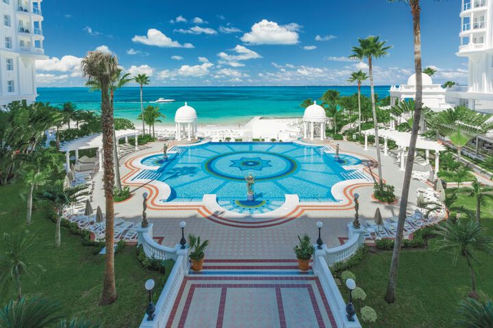Hotel with Pool