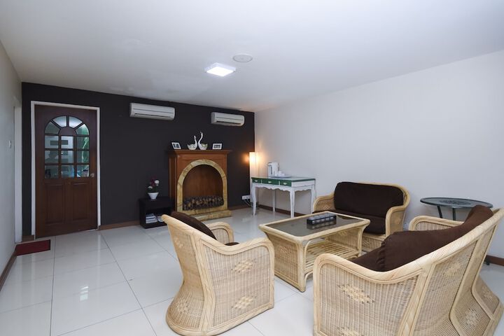 Entrance & Lobby