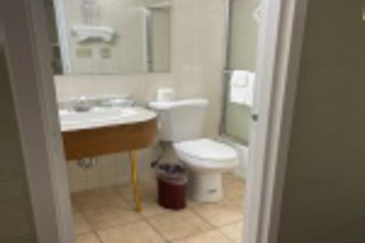 Room 121 of 228