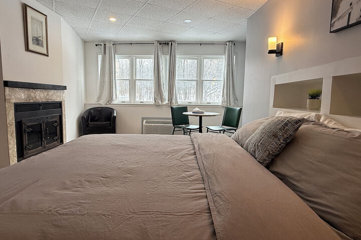 Room 6 of 42