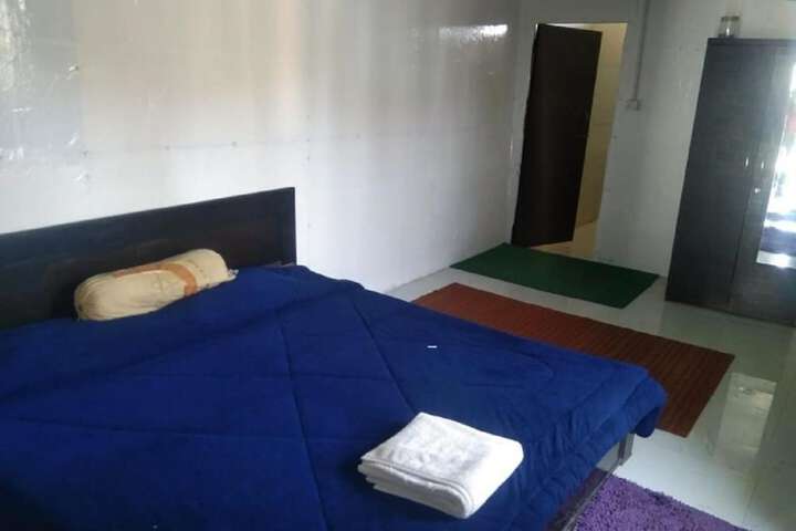 Room 4 of 19