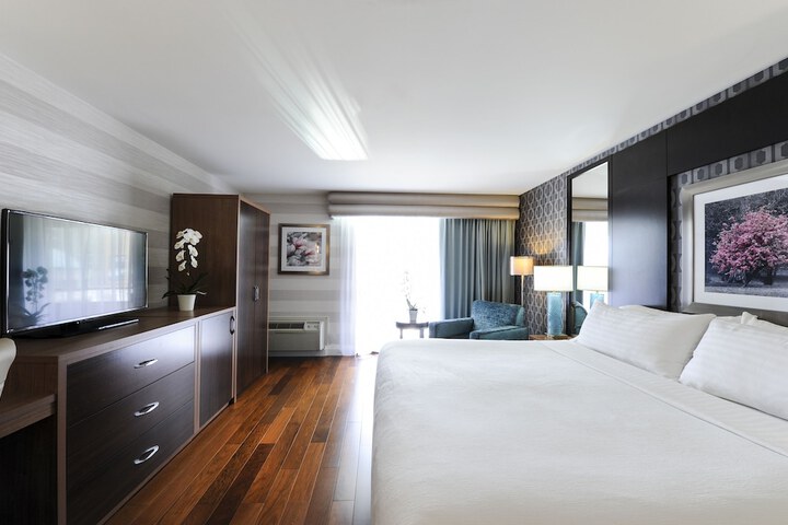 Room 10 of 53