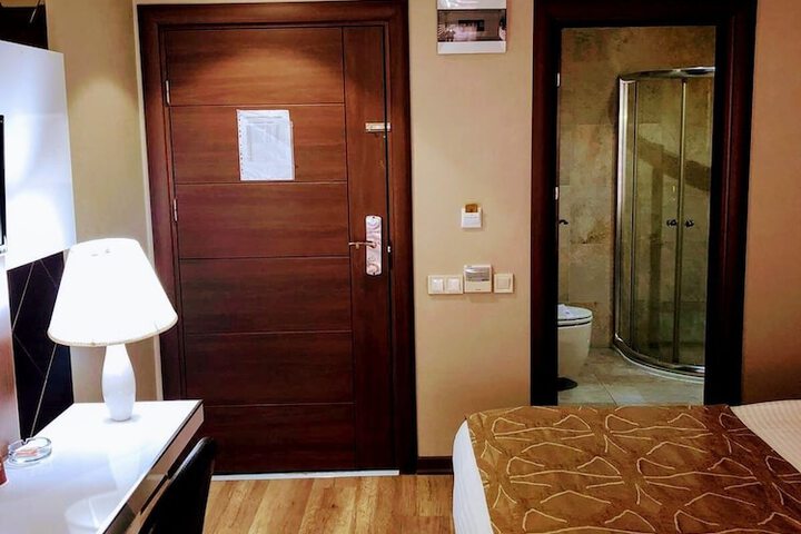 Room 20 of 48