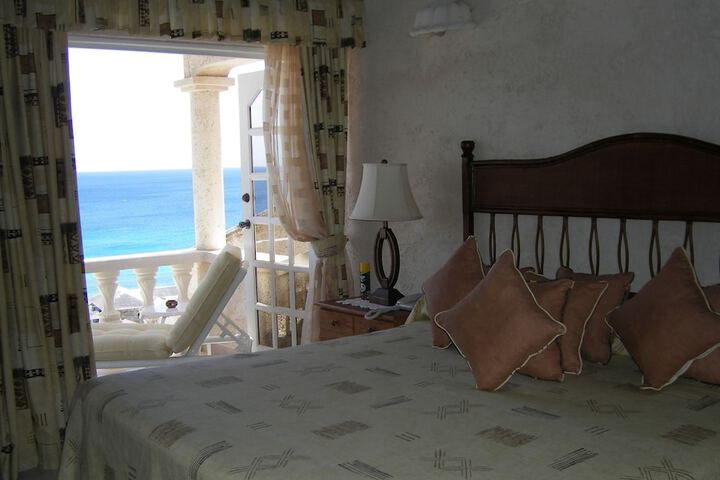 Room 3 of 64