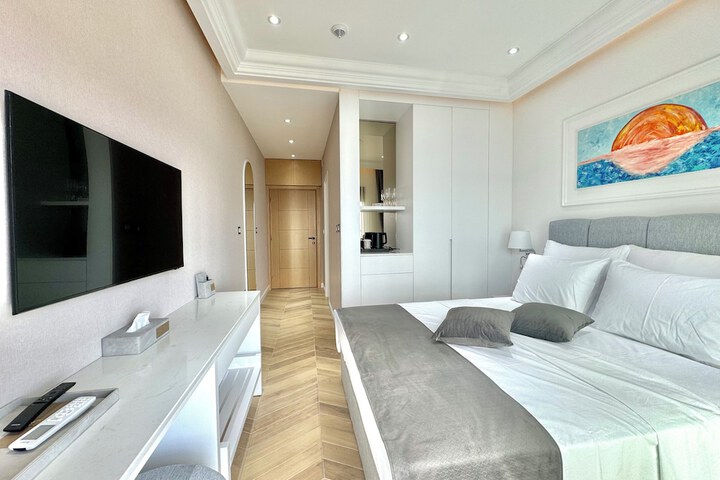 Room 5 of 60
