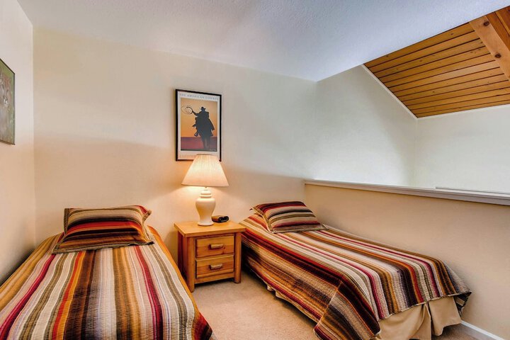 Room 51 of 229