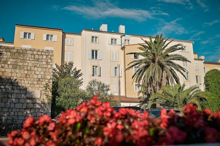 Hotel 56 of 59