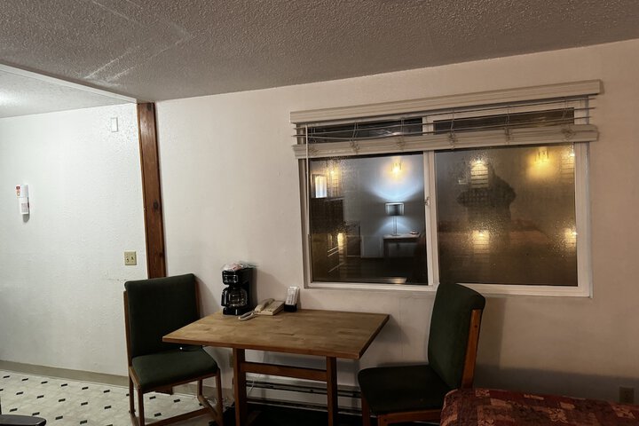 Room 39 of 168