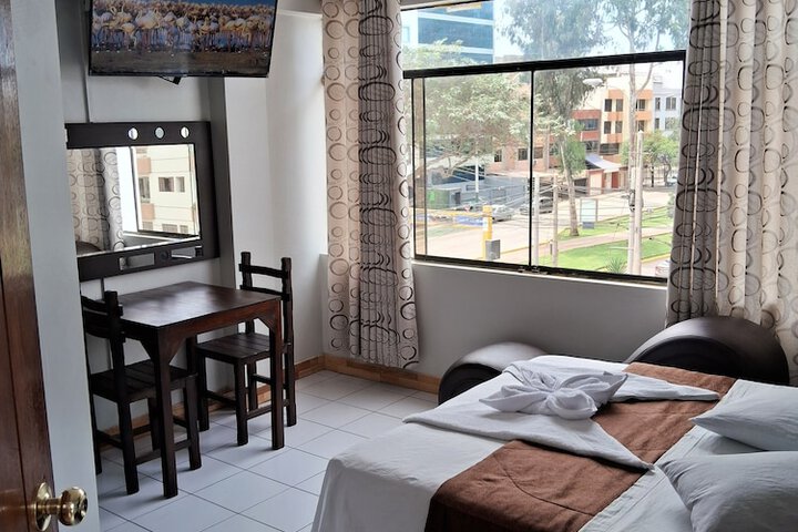 Room 2 of 9