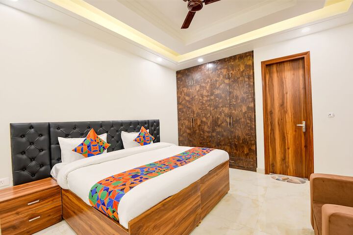 Room 14 of 28