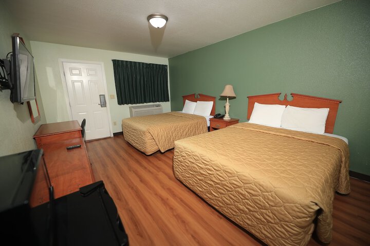 Room 12 of 28