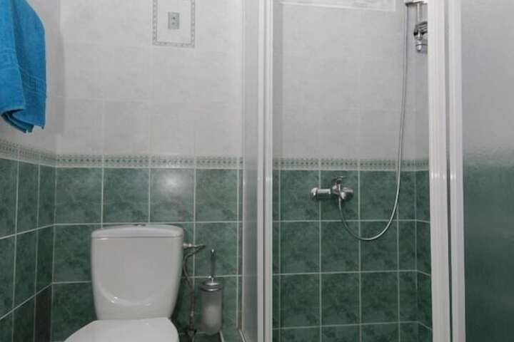 Room 15 of 19