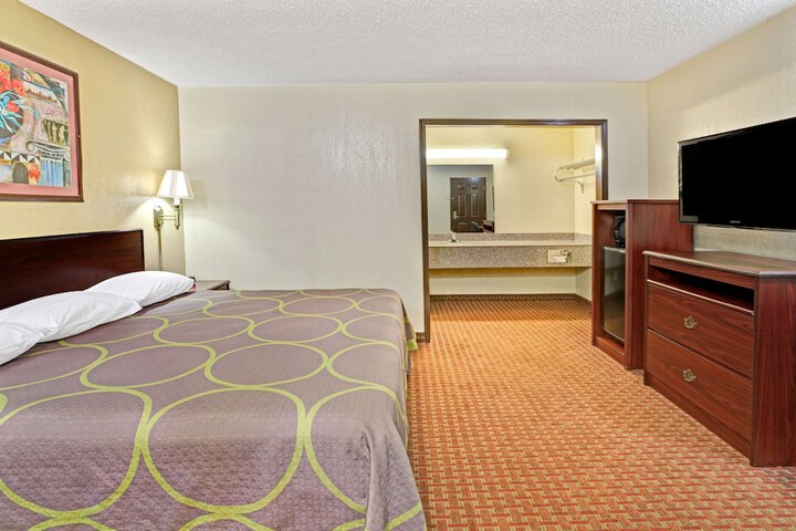 1 King Bed Mobility Accessible (2 of 18)